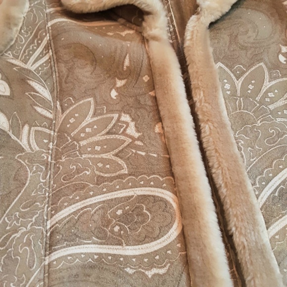 COLDWATER CREEK Faux Suede & Fur Embossed Vest S - Picture 12 of 15